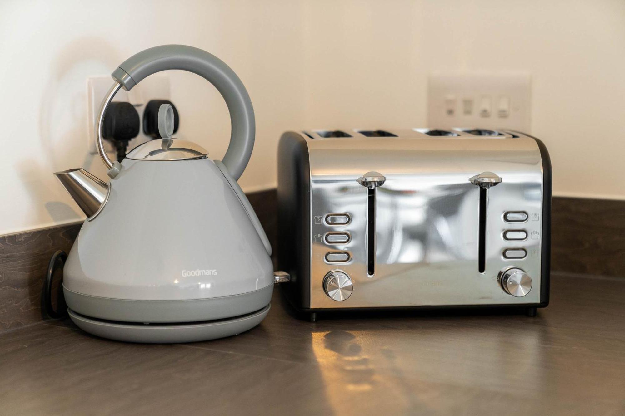 Luxury Apartment - Twin Beds - Selly Oak - Off-Street Parking - Free Netflix & Wifi - Top Rated 9Cc برمنغهام المظهر الخارجي الصورة